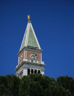 0100 il campanile dal molo