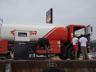 172 rifornimento gasolio a Muros